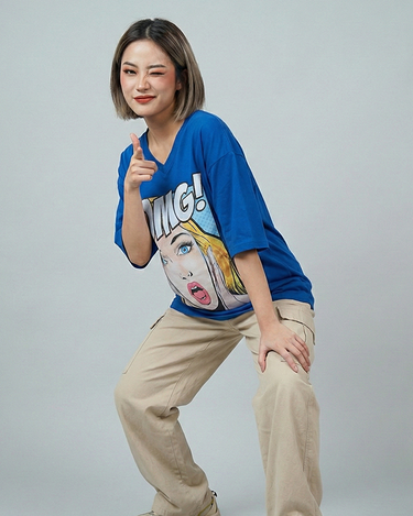 Shocked Girl Graphic Vneck Drop Shoulder Oversized Tee Blue