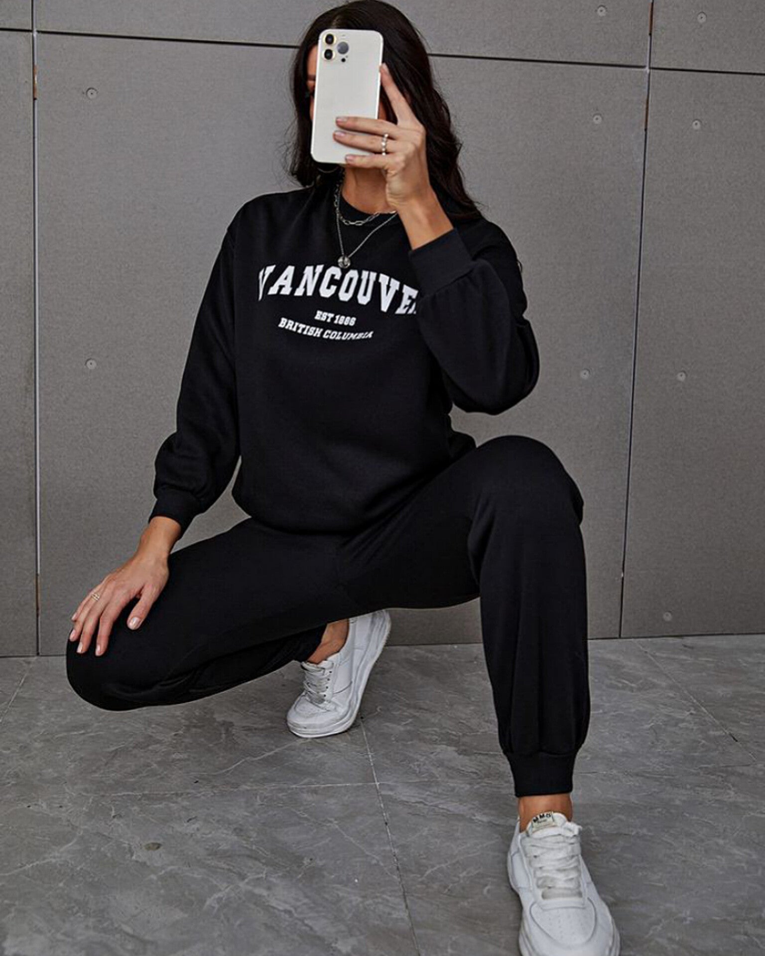 Vancouver Graphic Sweatshirt & sweatpant